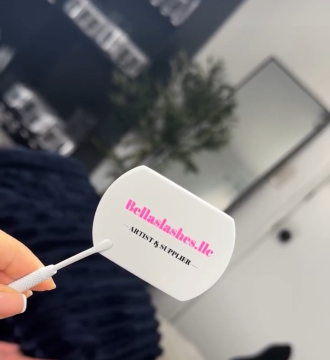 Lash mirror